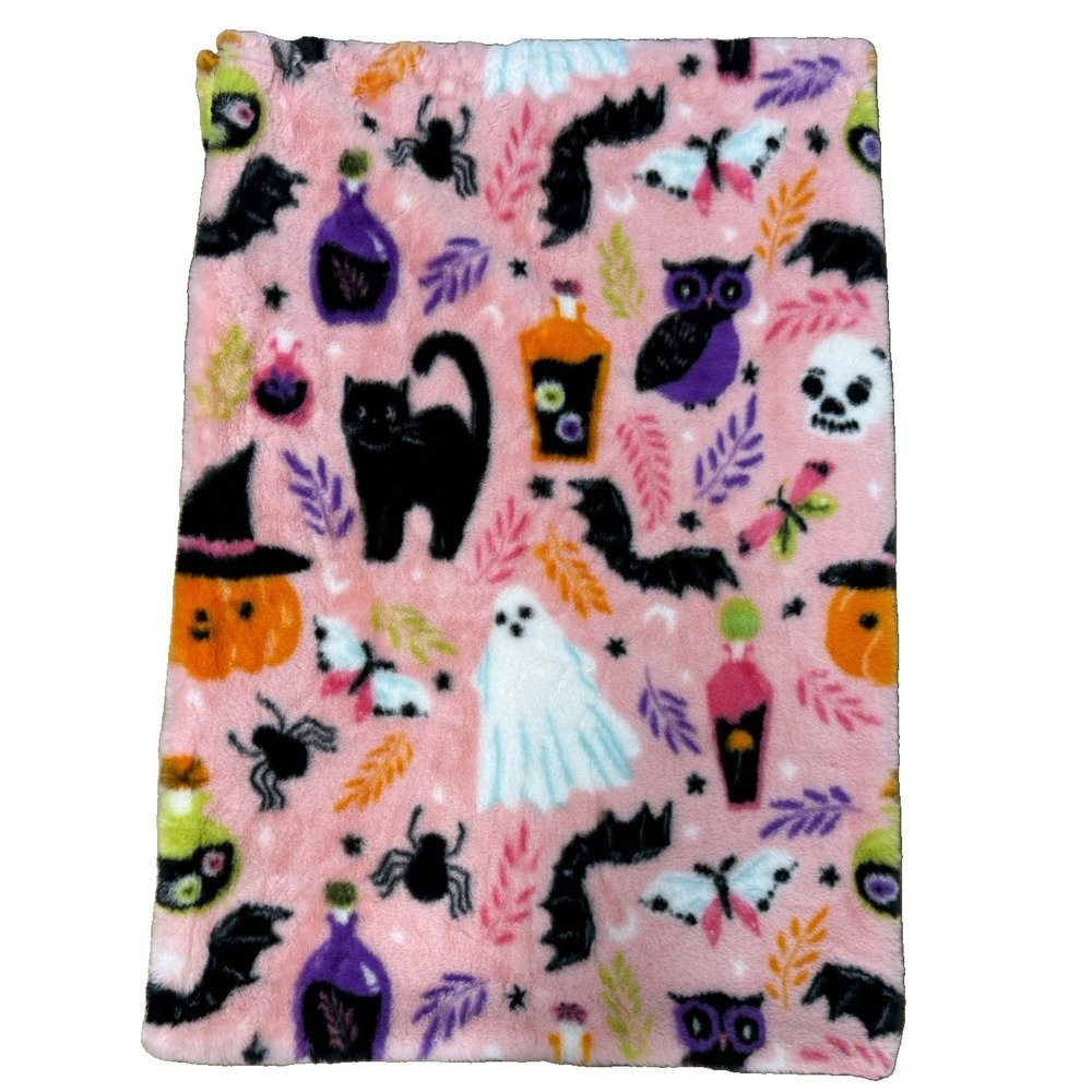 NWOT Isaac Mizrahi Halloween Pink Blanket 50x70 Cats Ghost Skull TikTok Viral